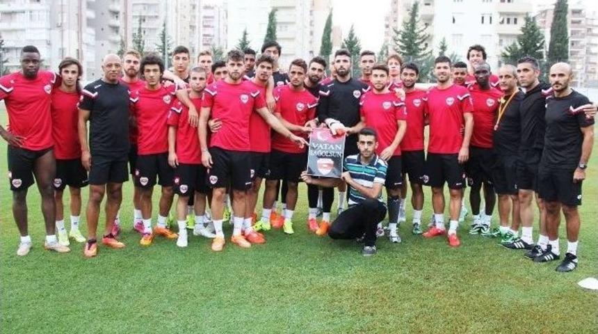 Adanaspor Taraftarından Anlamlı Afiş