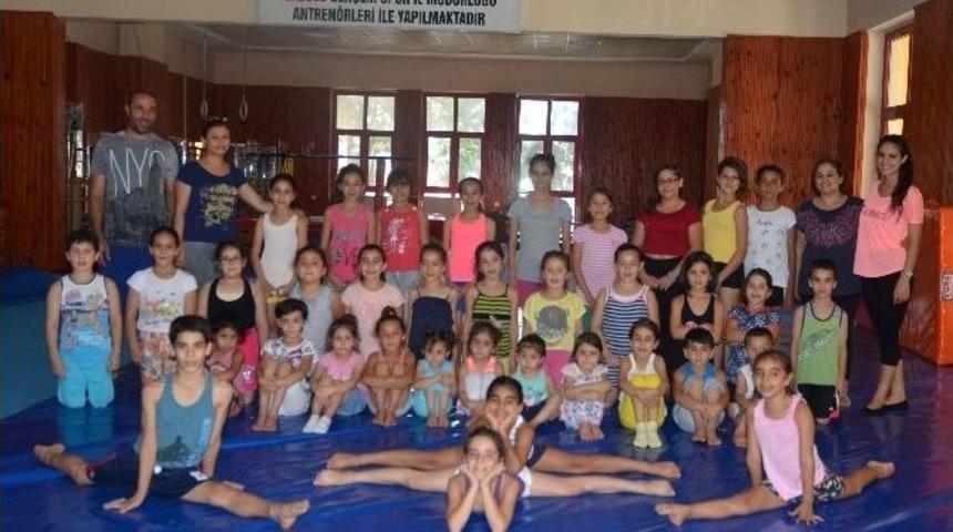 Cimnastik Kursları Devam Ediyor
