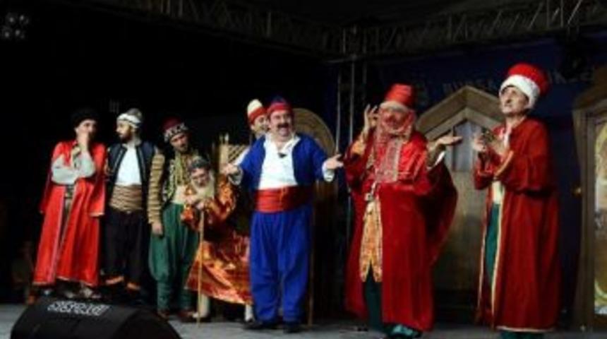 Şehir Tiyatrosu Yaz Turnesine Devam Ediyor