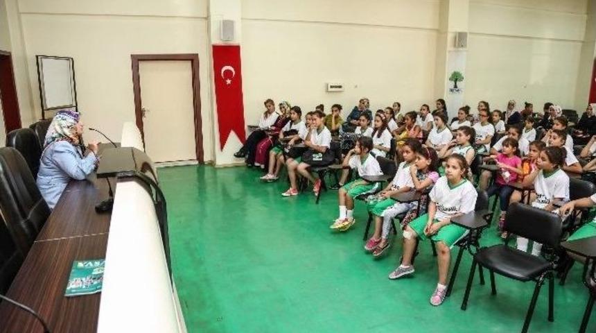 Şehitkamil&rsquo;de Sporculara Manevi Eğitim Veriliyor