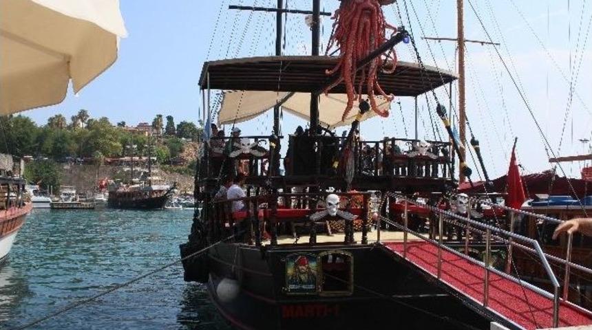 Tur Teknesi Sahipleri Tek Fiyat İstiyor