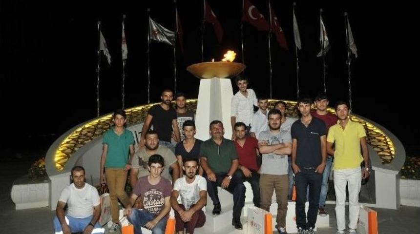 Başkan Karabacak Gen&ccedil;lerle Buluştu