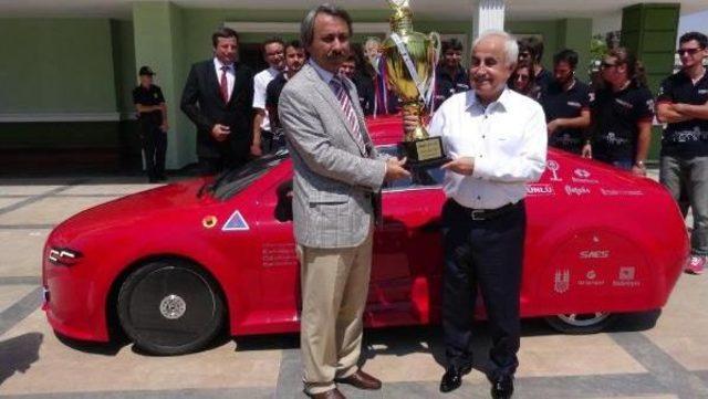 Elektrikli Pehlivan&rsquo;A Tasarım &Ouml;d&uuml;l&uuml; 1