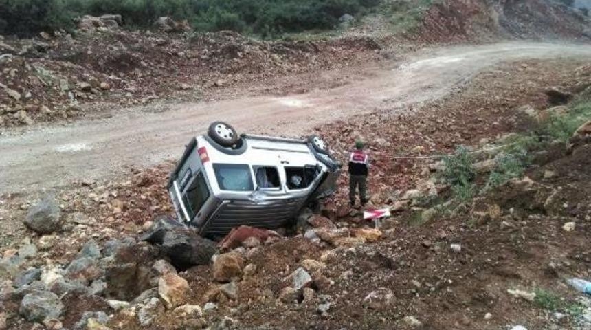 Ak Partili Vekilin Ağabeyinin Ailesinin De Bulunduğu 3 Kazada 17 Yaralı