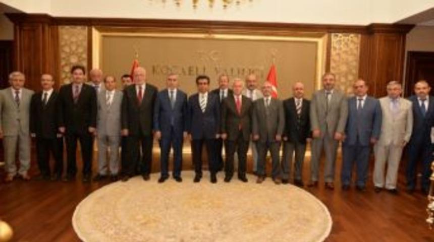 Kocaeli Valisi Hasan Basri G&uuml;zeloğlu İl Ve İl&ccedil;e M&uuml;ft&uuml;lerini Kabul Etti