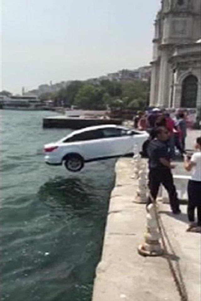 Dolmabahçe'de Denize Düşmek Üzere Olan Otomobil Böyle Kurtarıldı