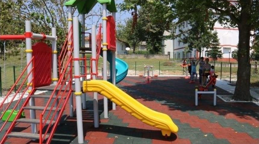 Serdivan Belediyesi Mahallelerine Hizmet G&ouml;t&uuml;rmeye Devam Ediyor