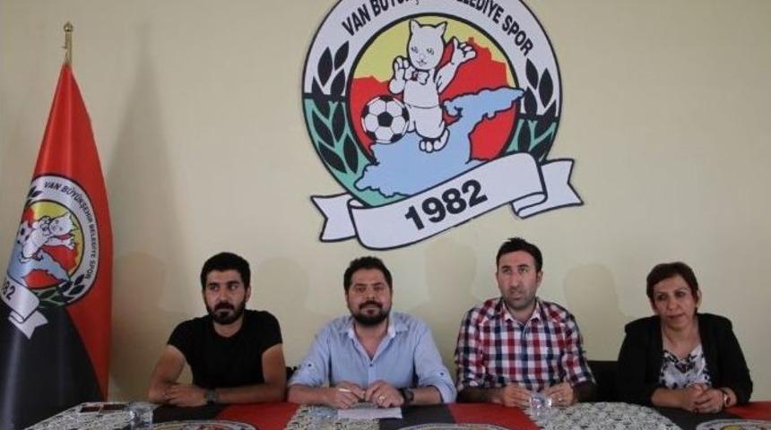 Kaya Kardeşlerden Van B&uuml;y&uuml;kşehir Belediyespor&rsquo;a Destek