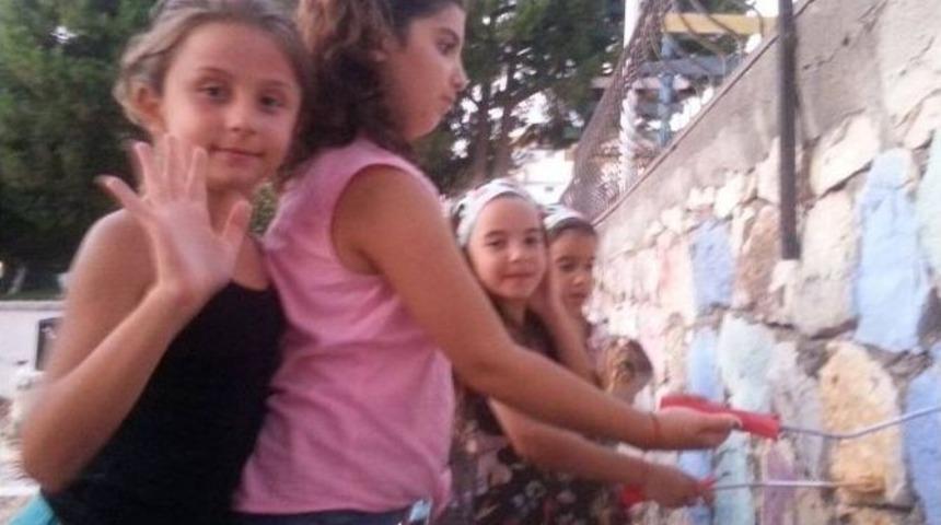 Didimli Minik Eller Yaşamı Renklendiriyor