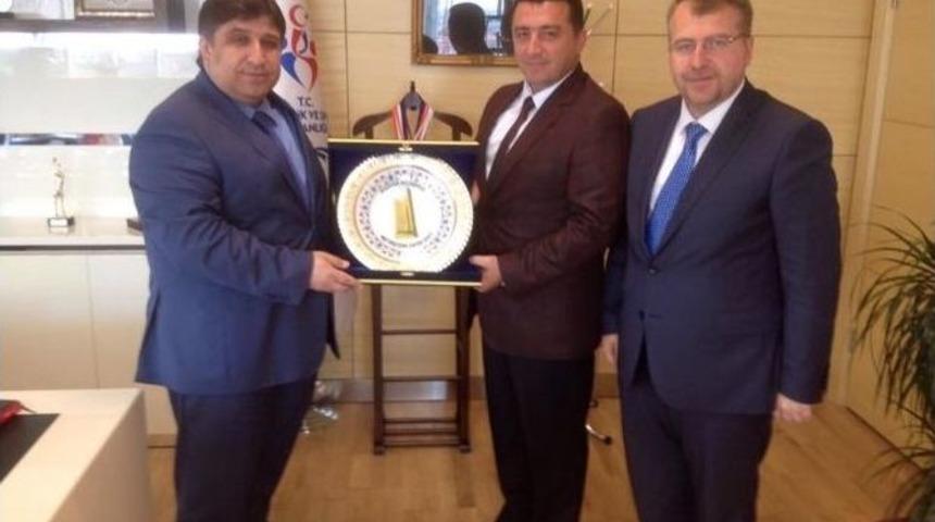 Boz&uuml;y&uuml;k&rsquo;e Yeni Bir Kapalı Spor Salonu Geliyor