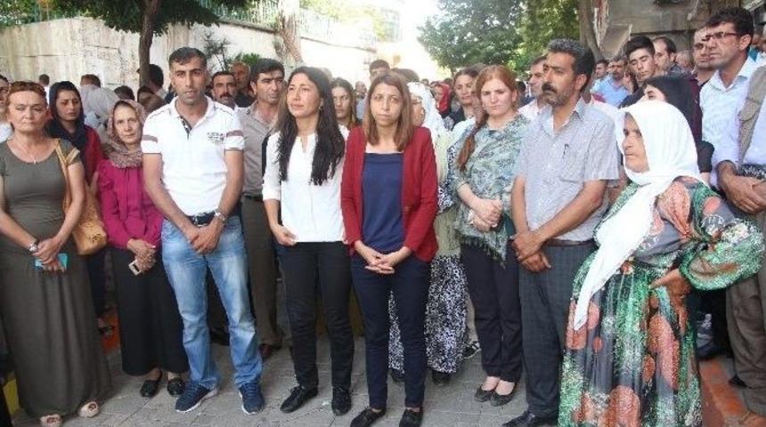 Şırnak&rsquo;ta G&ouml;zaltılar İ&ccedil;in S&uuml;resiz Oturma Eylemi