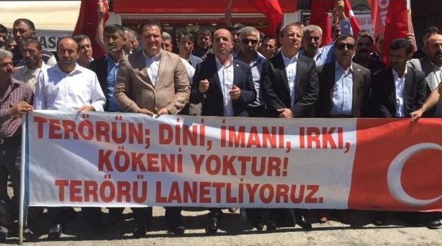 Korucular, Kundaklama Olayını Protesto Etti