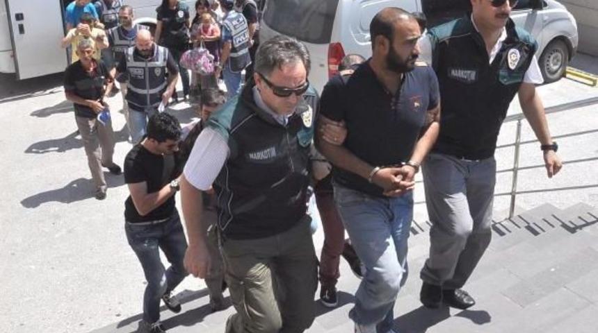 Uyuşturucu Operasyonu Ş&uuml;phelilerinden 5'i Tutuklandı