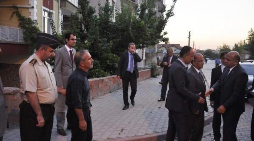 Bakan Işık Şehit Polisin Baba Ocağına Taziye Ziyaretinde Bulundu