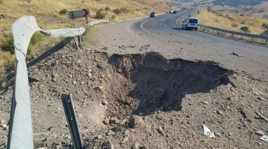 Tunceli -Elazığ Karayolu'nda Askeri Aracın Ge&ccedil;işi Sırasında Patlama (1)