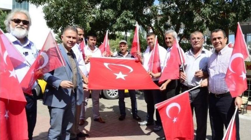 Kazan&rsquo;da Ter&ouml;re T&uuml;rk Bayraklı Protesto