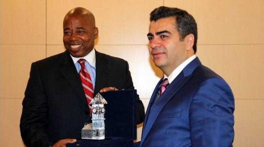 Abd Brooklyn Belediye Başkanı Vali D&uuml;zg&uuml;n&rsquo;&uuml; Ziyaret Etti