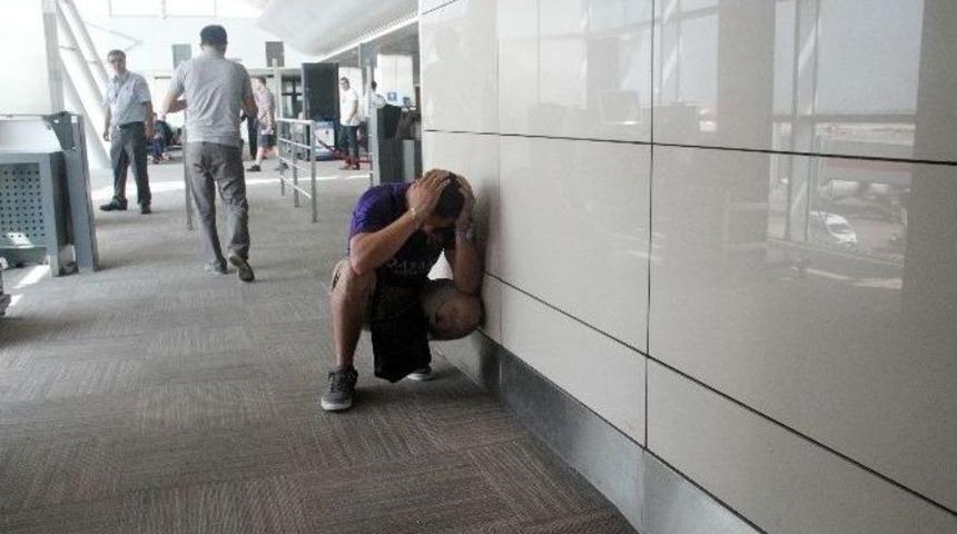 Terminal Camını Kırarak Ka&ccedil;ırdığı U&ccedil;ağın Peşinden Koştu