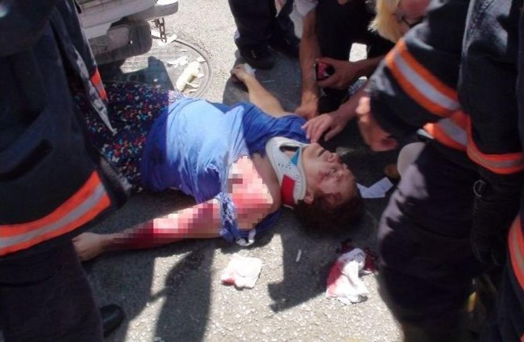 Torunuyla Karşıya Ge&ccedil;mek İsterken, Hafriyat Kamyonu Altında Kaldı