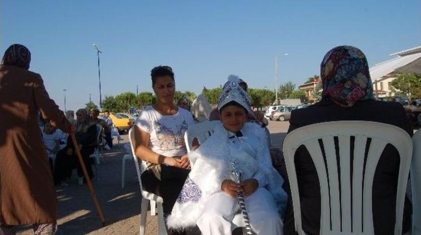 Lapseki&rsquo;de Toplu S&uuml;nnet Etkinlikleri Yapıldı