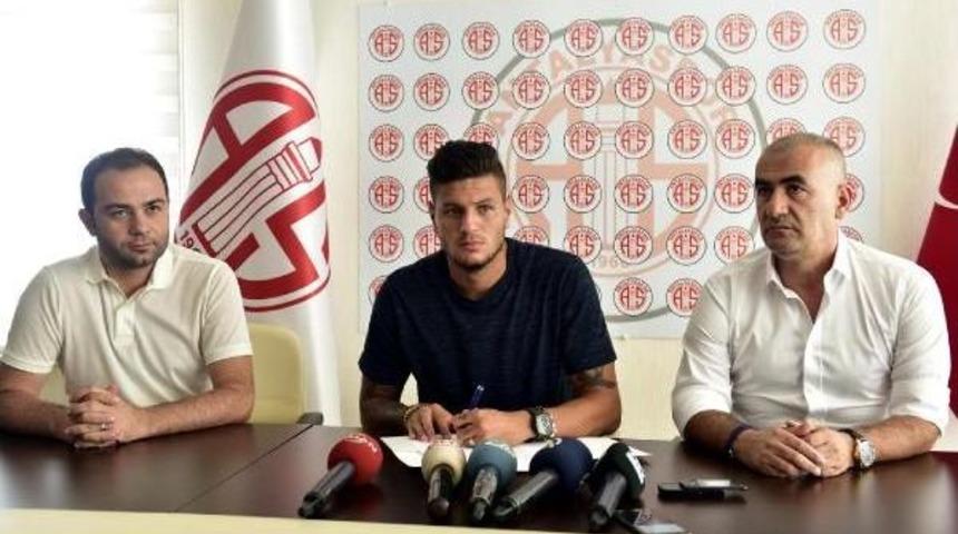 Antalyaspor Diego'yla 4 Yıllık S&ouml;zleşme Yaptı