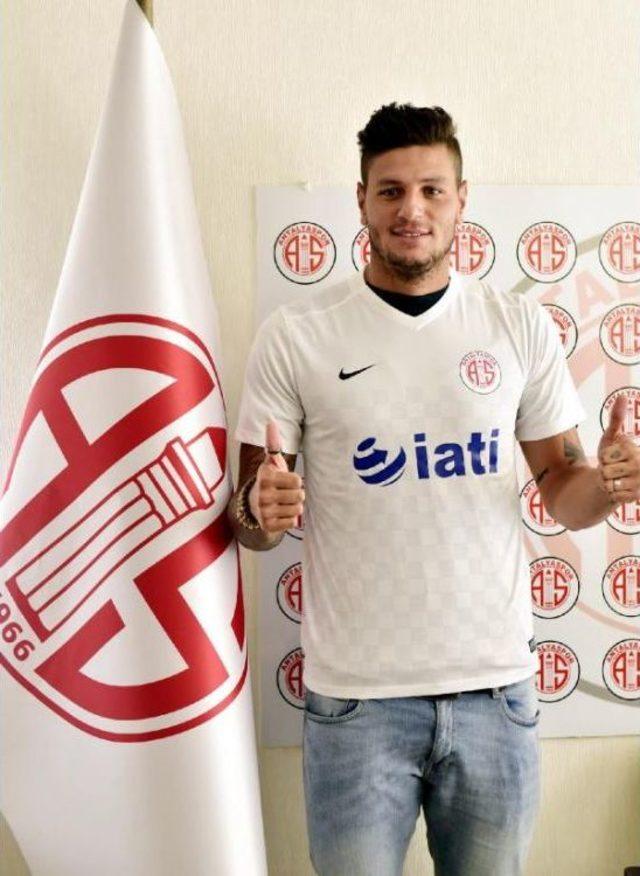 Antalyaspor Diego'yla 4 Yıllık Sözleşme Yaptı