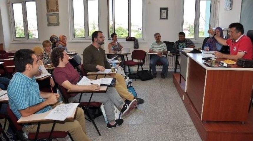 Ne&uuml; G&ouml;n&uuml;ll&uuml; El&ccedil;ilerini Uğurladı