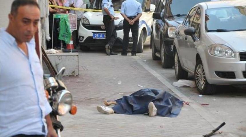 Eşini Sokak Ortasında Pompalı T&uuml;fekle &Ouml;ld&uuml;r&uuml;p Intihar Etti