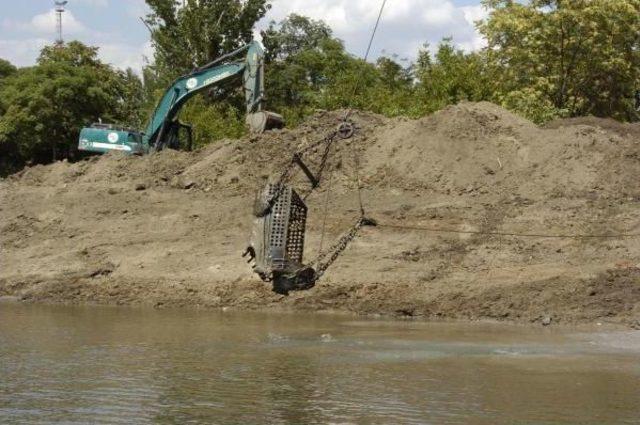 Edirne&rsquo;De Nehir Seviyeleri D&uuml;şt&uuml;, Adacıklar Oluştu 2
