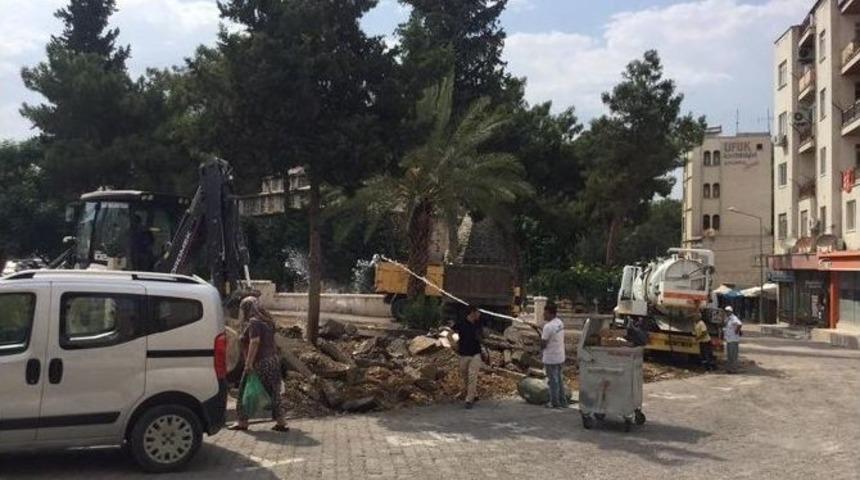 Mut Cumhuriyet Meydanında &Ccedil;evre D&uuml;zenleme &Ccedil;alışmaları Başladı