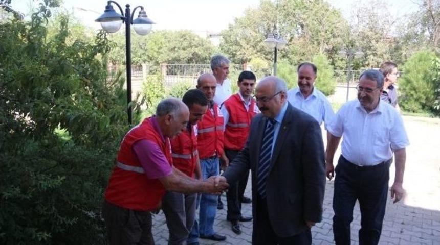 Her G&uuml;n Bin 200 Kişiye Sıcak Aş