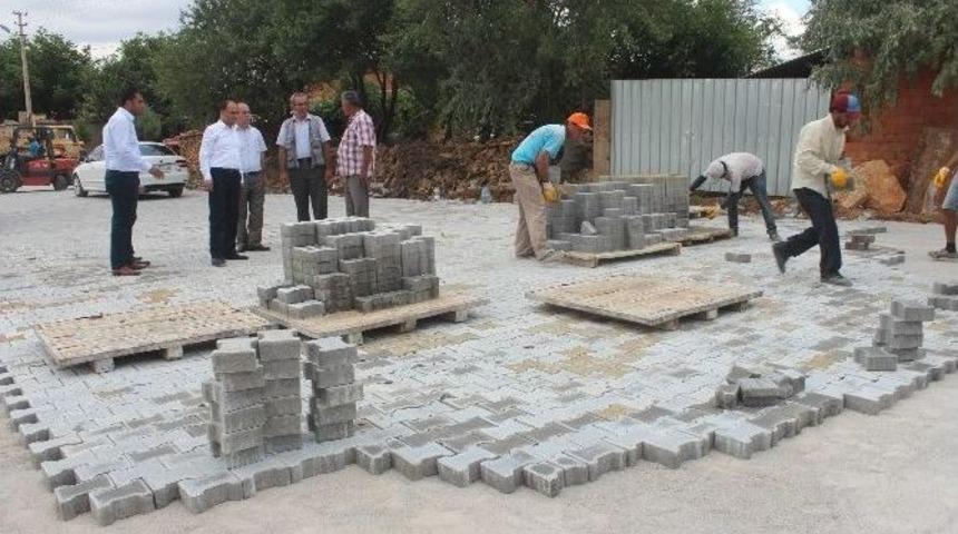 Başkan &Ouml;zaltun Parke Taşı &Ccedil;alışmalarını İnceledi