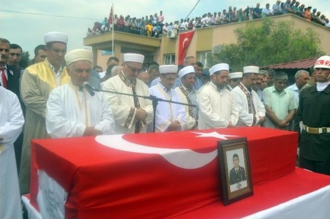 Osmaniye Şehidini G&ouml;zyaşları İle Son Yolculuğuna Uğurladı