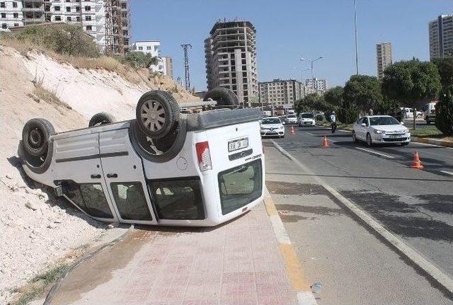 Mardin’de Trafik Kazası: 2 Yaralı