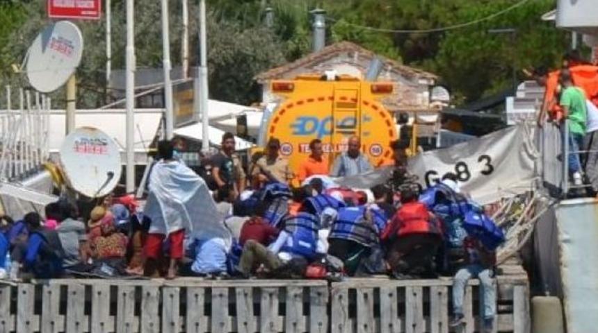 Ayvalık’ta 400 Suriye Ve Afgan Uyruklu Kaçak Yakalandı