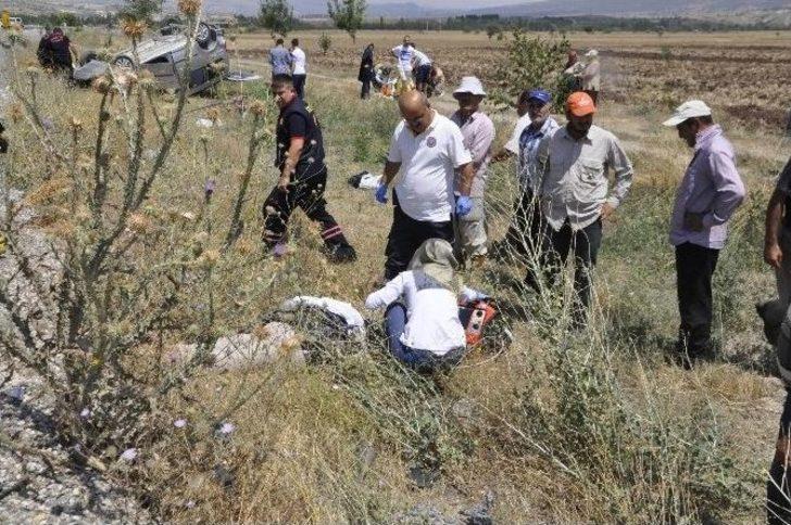 Otomobil İle Hafif Ticari Araç Çarpıştı: 1 Ölü, 5 Yaralı G1