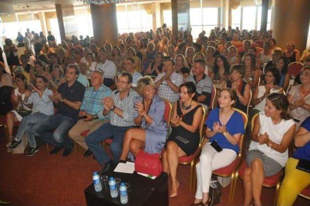 Gazeteci Ayşe Arman, Kuşadası'nda Kadın Girişimcilerle Buluştu