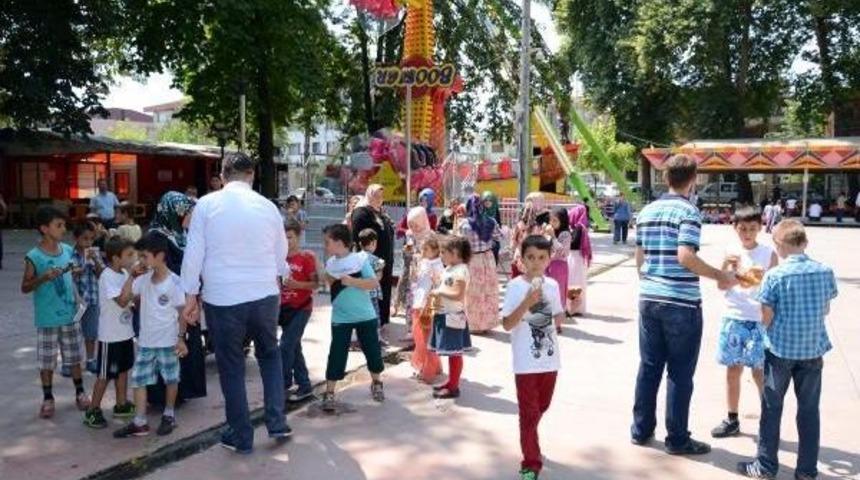 Kuran &Ouml;ğrenen &Ccedil;ocuklar Lunaparkta Eğlendi