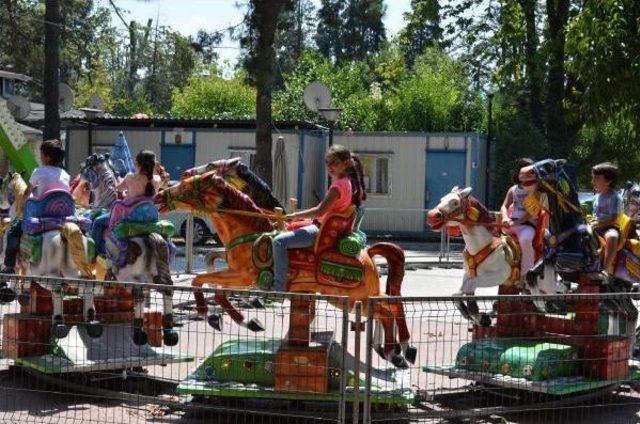 Kuran Öğrenen Çocuklar Lunaparkta Eğlendi 1