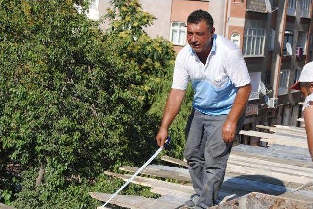 40 Derece Sıcağın Altınca ‘ekmek Parası’ İçin Çalışıyorlar