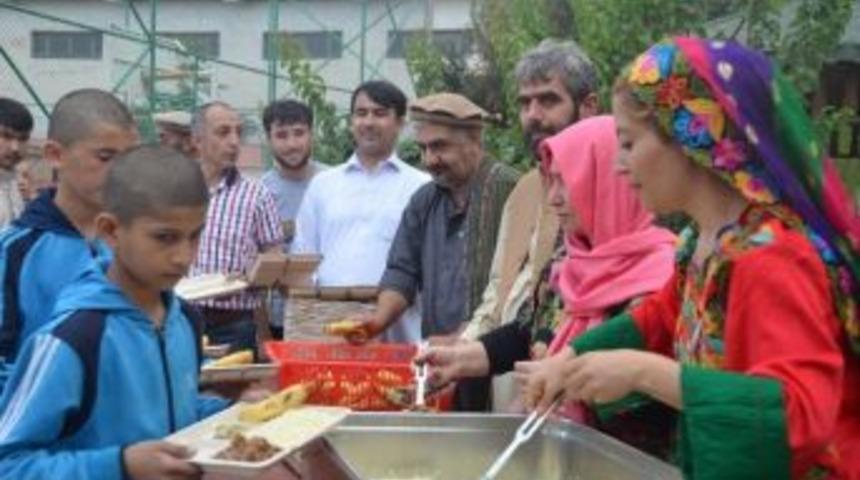 Tika Afganistan&rsquo;da Yetimleri Unutmuyor