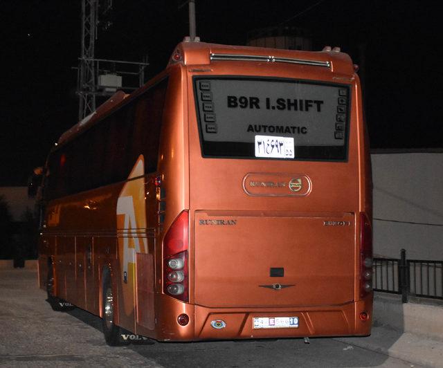 İran uyruklu kişilerin valizinde '3 bin paket kaçak sigara' ele geçirildi