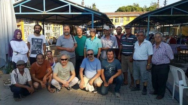 Chp’li Vekil Demir, “iftarlık Gazoz” Filmi Setini Ziyaret Etti