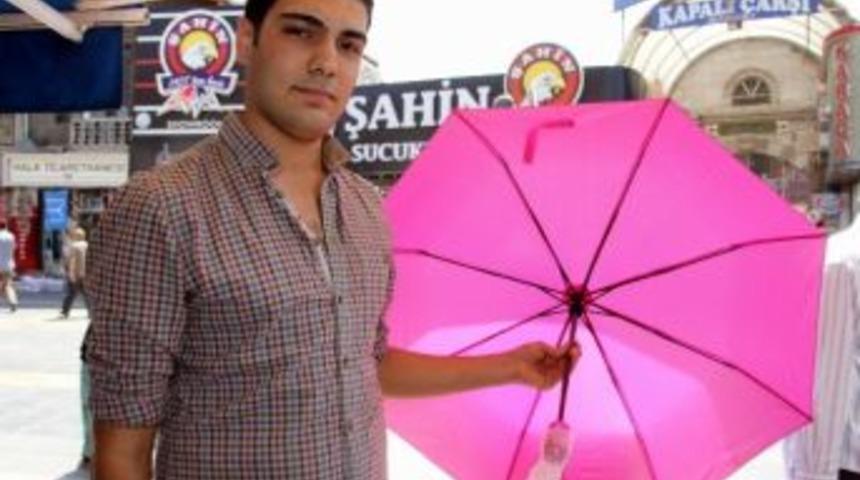 Sıcak Hava Şemsiye Satışlarını Fırlattı