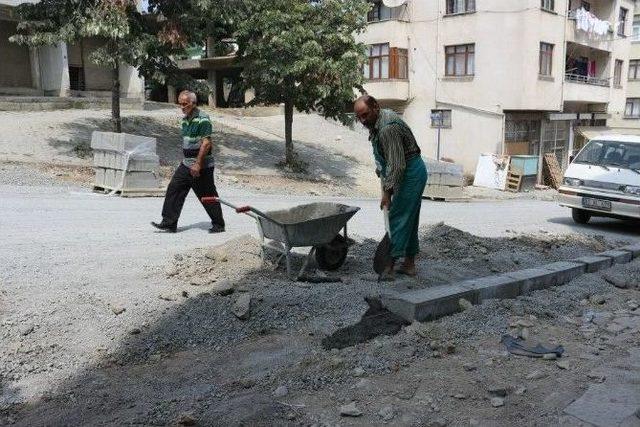 Ketmenli Caddesinde Bordür Çalışması