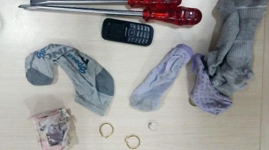 2 Aylık Hamile Kadın 2 &Ccedil;ocukla Hırsızlık Yaparken Yakalandı