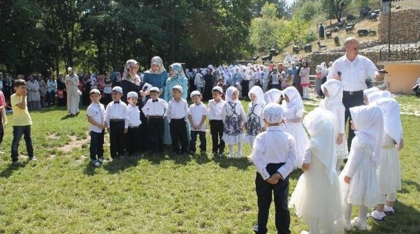 Tosya&rsquo;da 1100 Kuran Kursu &Ouml;ğrencisi Şenlik Yaptı