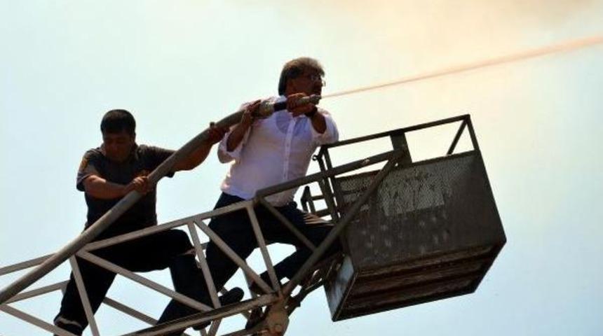 Ahırdaki Yangına Başkan Müdahalesi