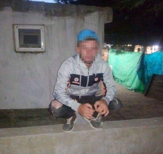 Eşinin Ve &Ccedil;ocuğunun &Ouml;n&uuml;nde T&uuml;fekle İnfaz 1