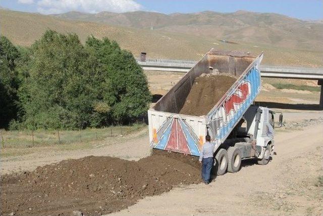 Başkale Belediyesi&rsquo;nden Yol Yapım &Ccedil;alışması 1